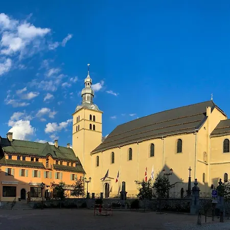Exceptional View Of Village And Mountain *