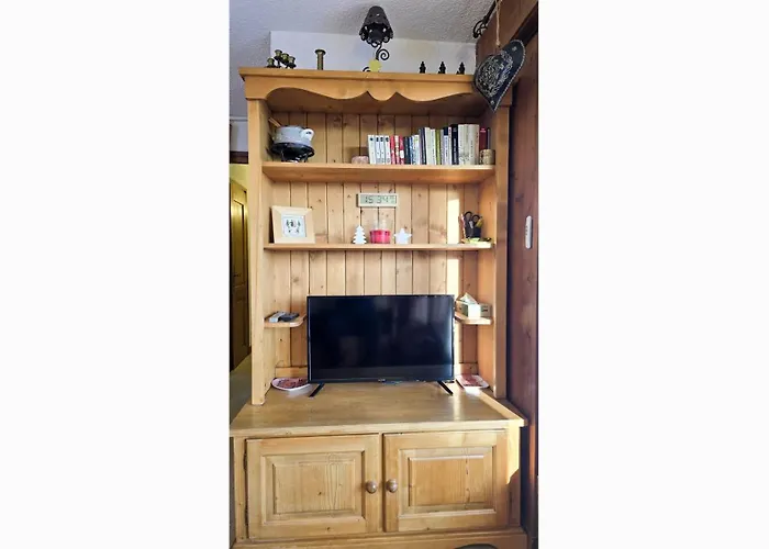 Exceptional View Of Village And Mountain *